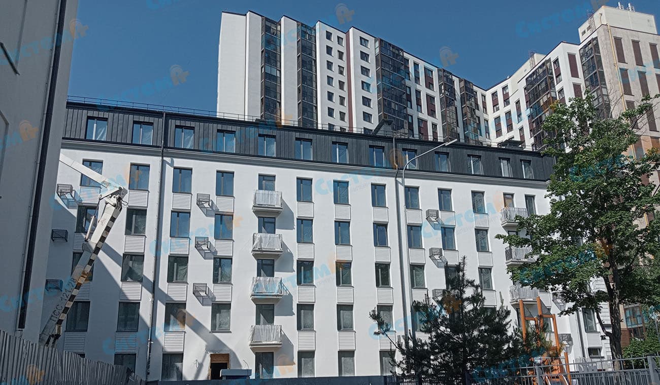 Изготовили карнизы и декоративные панели для многоэтажного здания